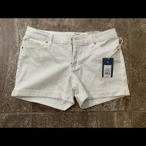 White universal thread denim shorts size 6